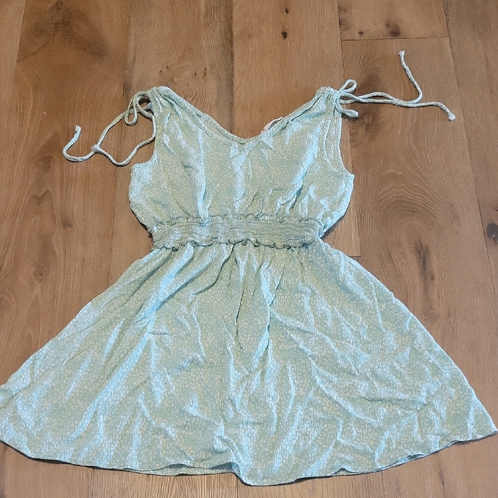Vine And Love Green And White Dress Size Small